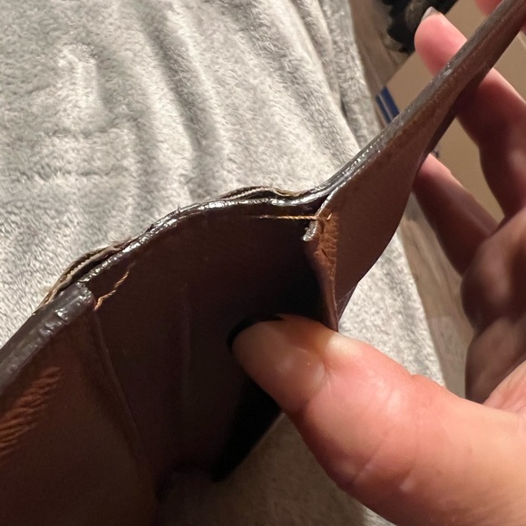 Louis Vuitton Vintage Monogram Pochette Passport - Picture 11 of 15